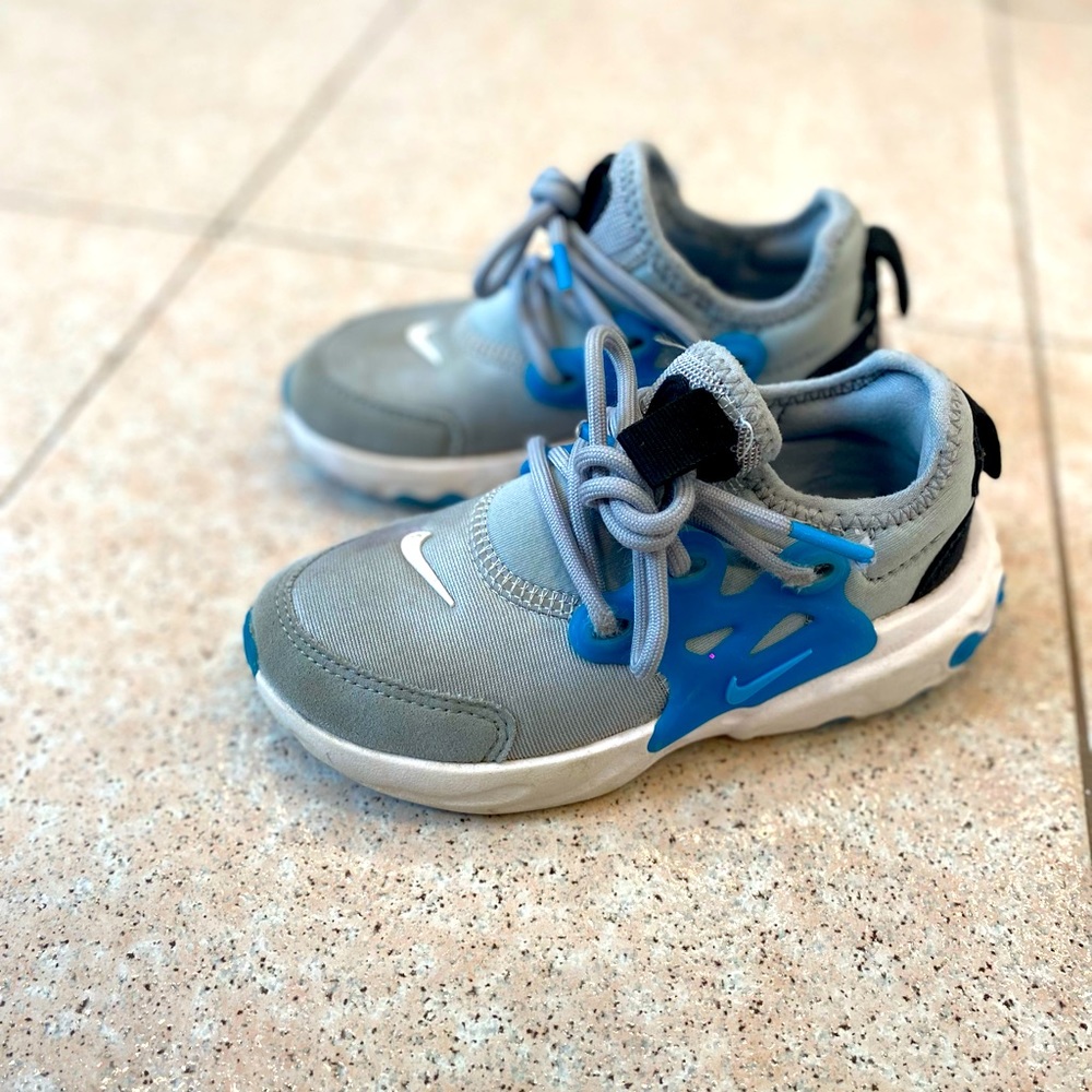 Nike sneakers boys
